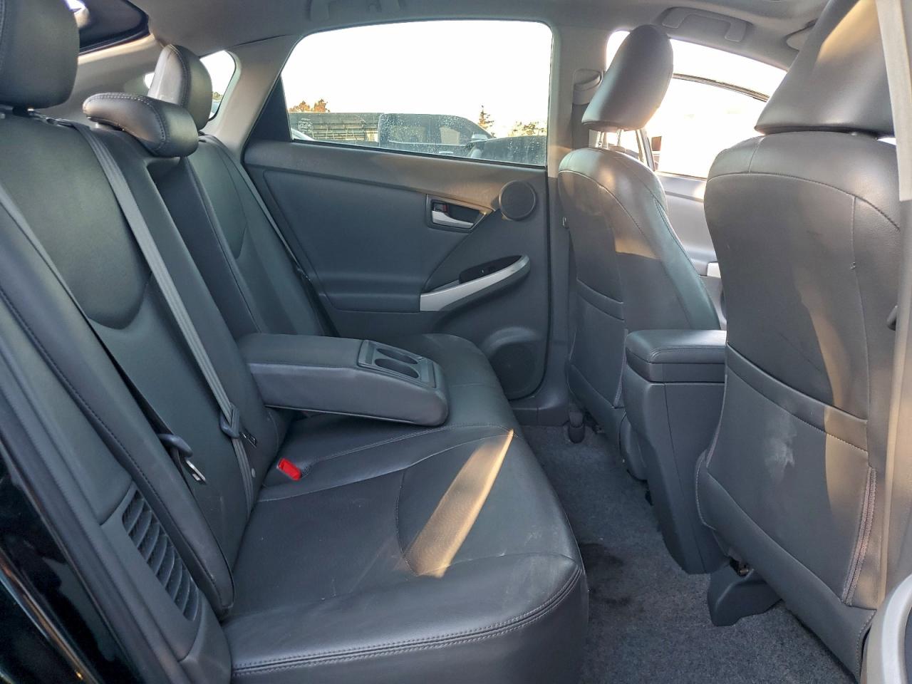 2011 TOYOTA PRIUS photo 10