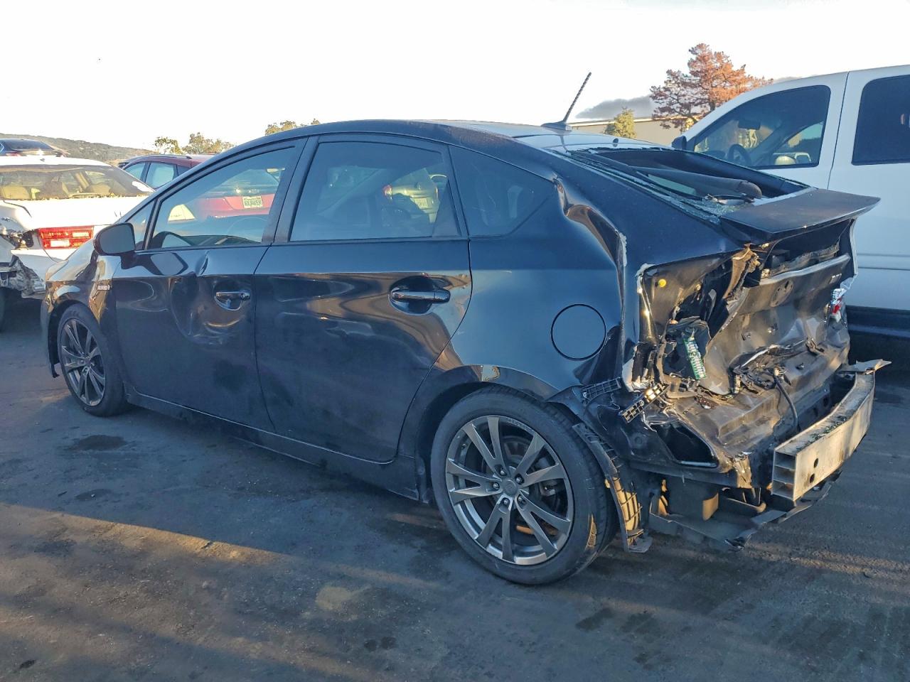 2011 TOYOTA PRIUS photo 2