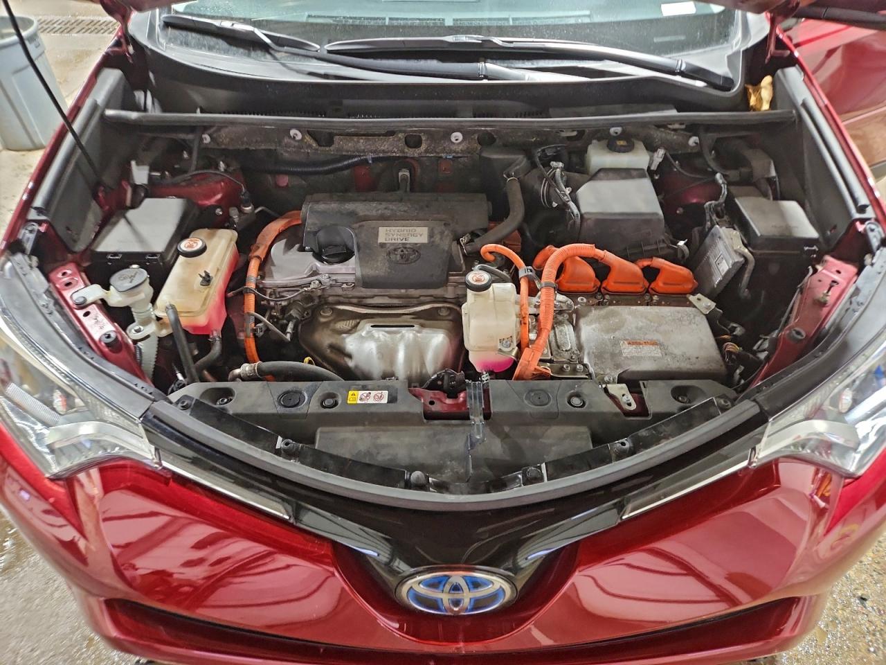 2018 TOYOTA RAV4 HV LE photo 12