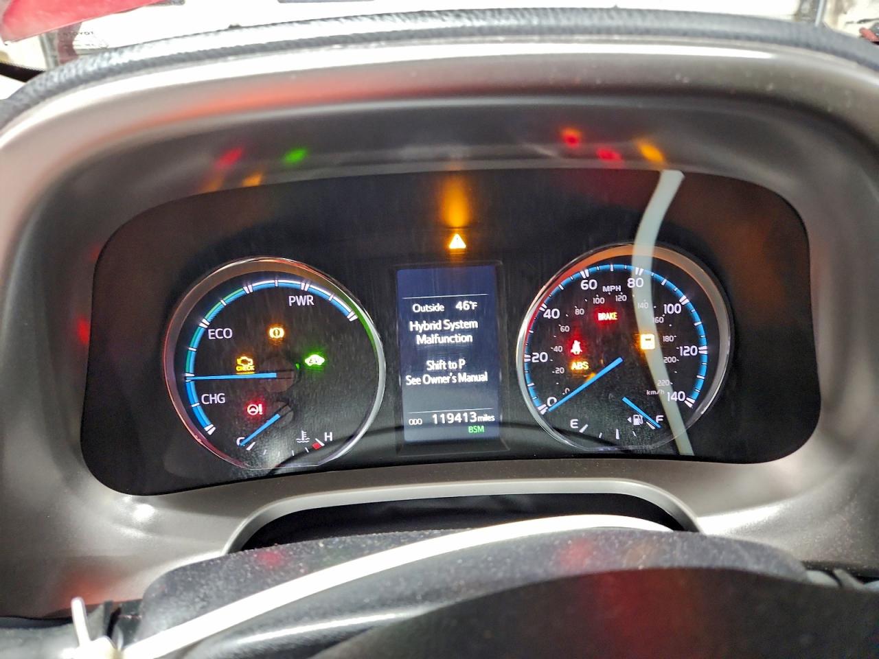 2018 TOYOTA RAV4 HV LE photo 9