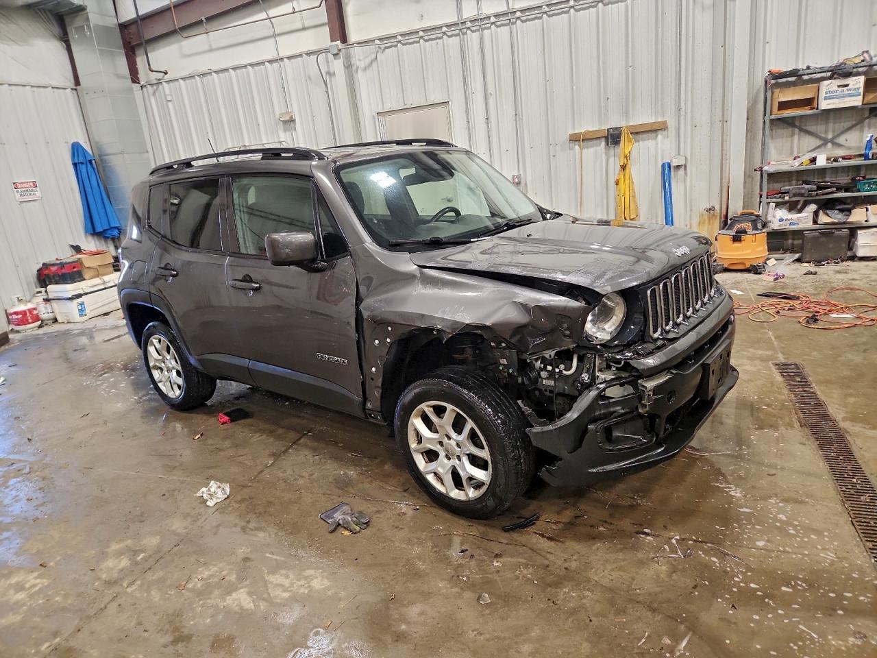 2017 JEEP RENEGADE LATITUDE photo 4