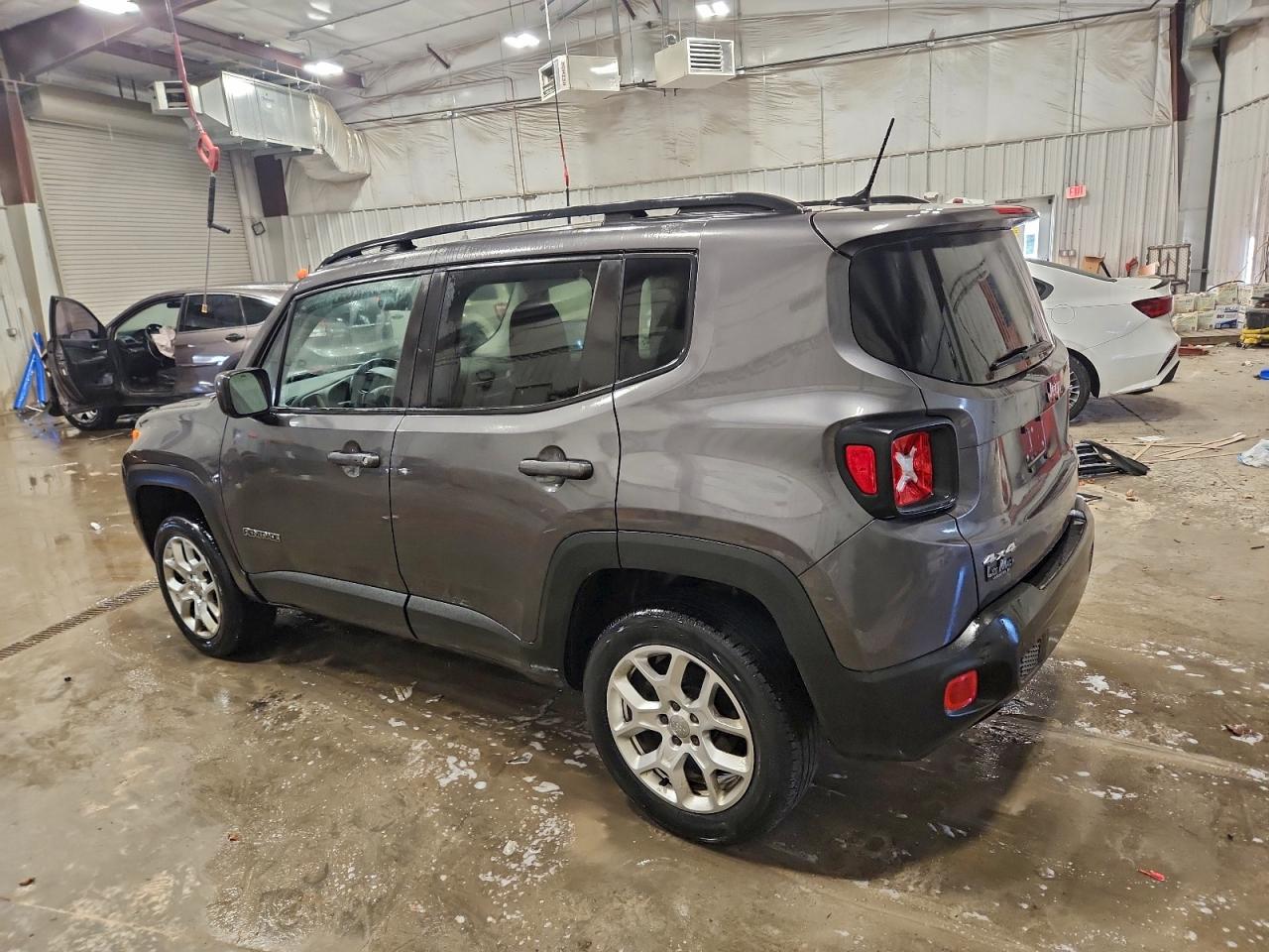 2017 JEEP RENEGADE LATITUDE photo 2