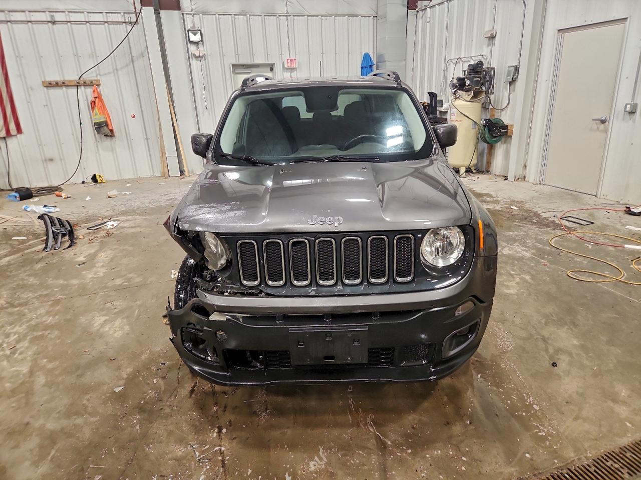 2017 JEEP RENEGADE LATITUDE photo 5