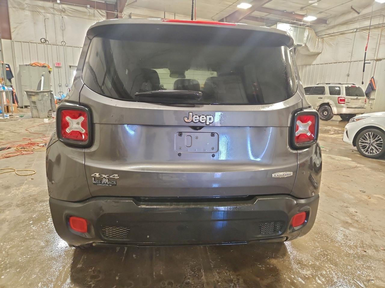 2017 JEEP RENEGADE LATITUDE photo 6