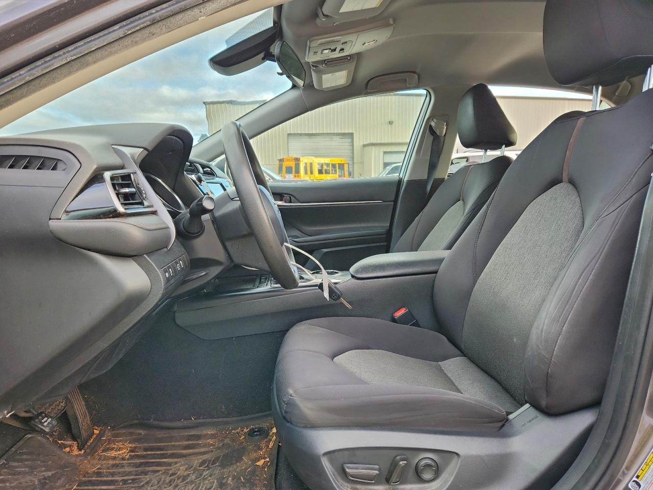 2019 TOYOTA CAMRY L photo 7