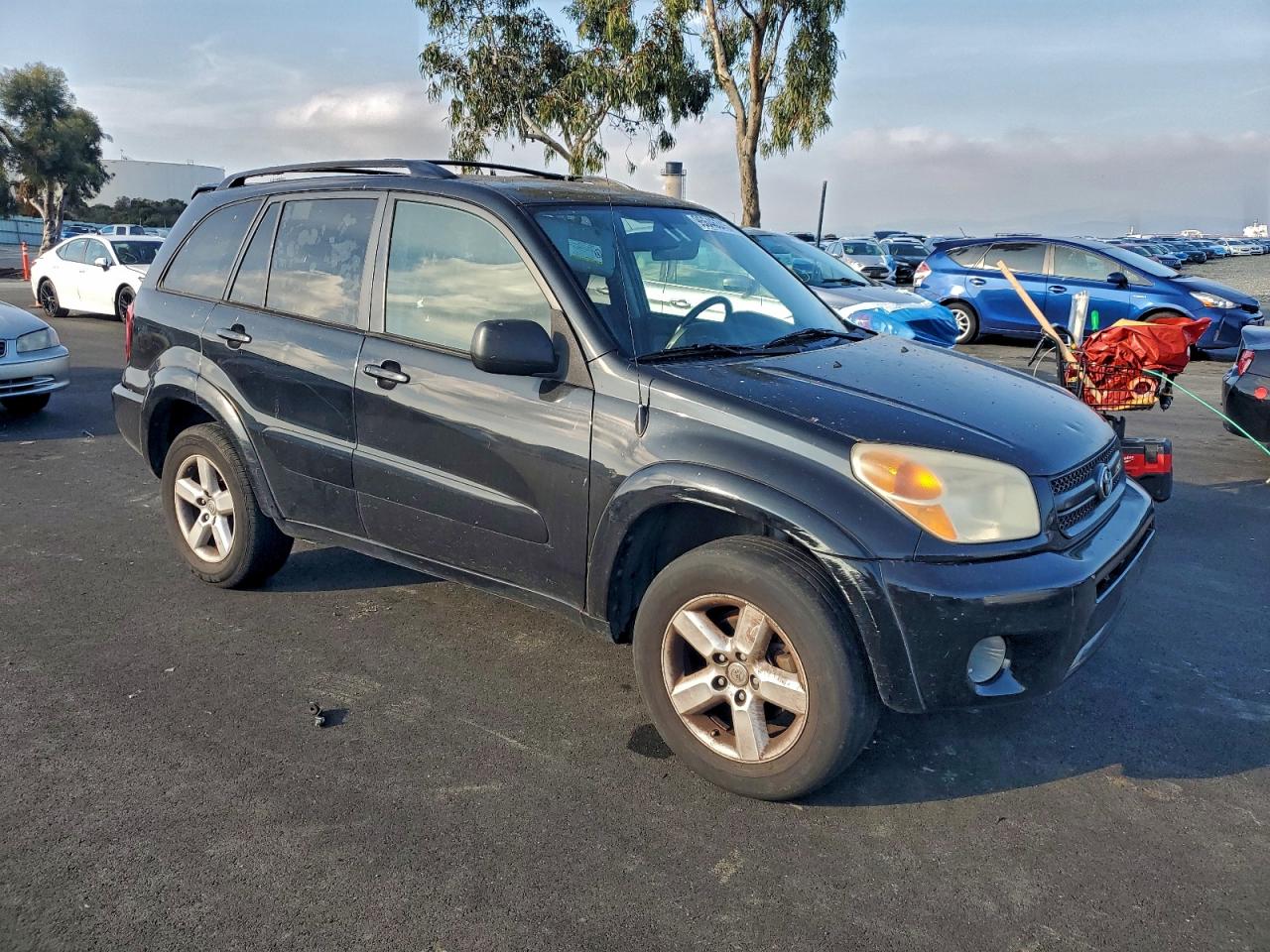 2004 TOYOTA RAV4 photo 4