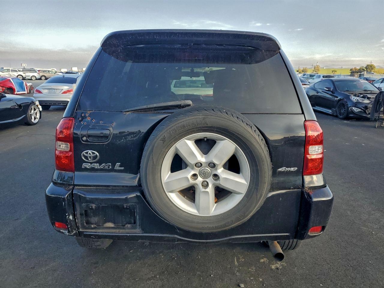 2004 TOYOTA RAV4 photo 6