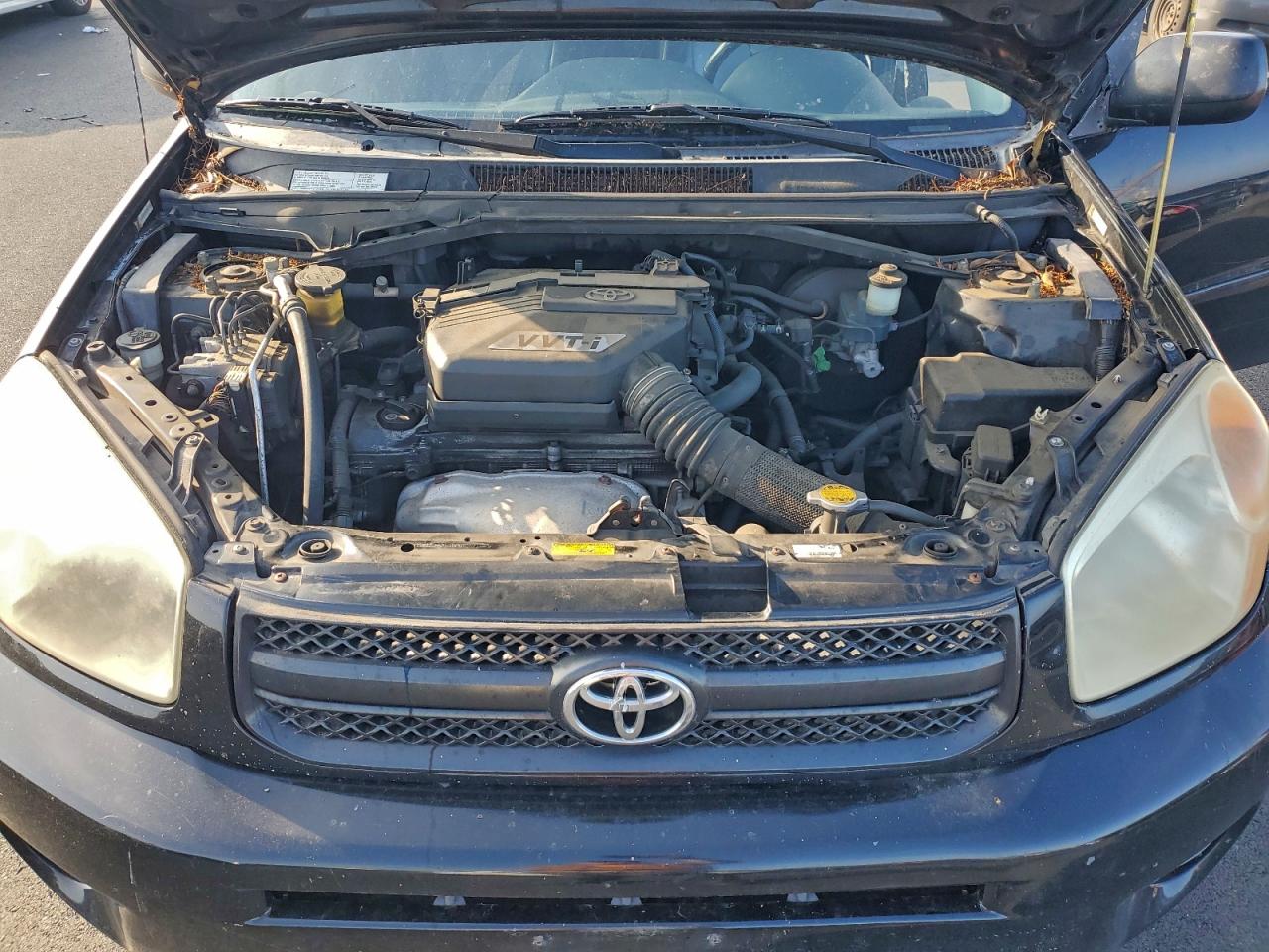 2004 TOYOTA RAV4 photo 12