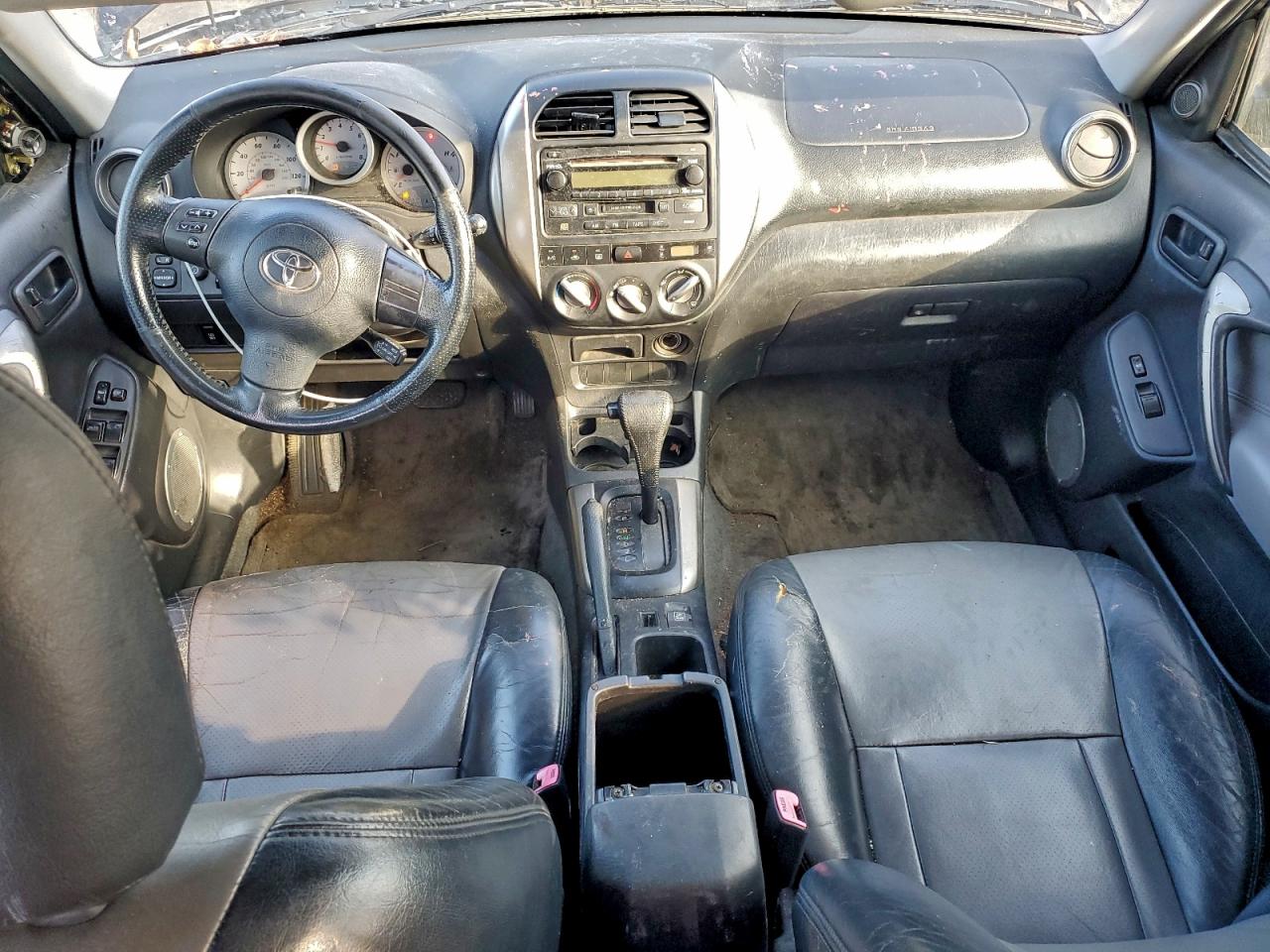 2004 TOYOTA RAV4 photo 8