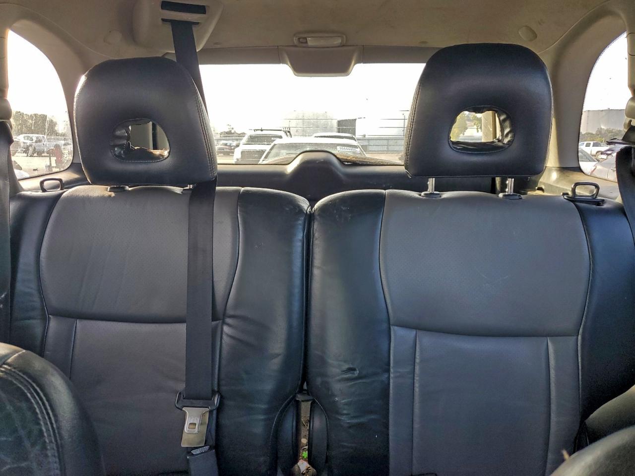 2004 TOYOTA RAV4 photo 10