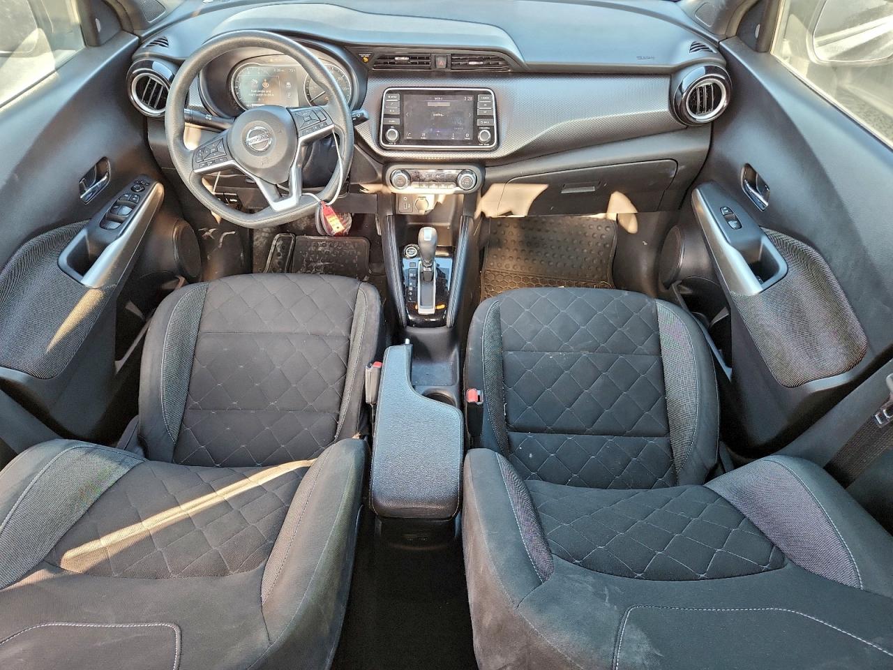 2020 NISSAN KICKS SV photo 8