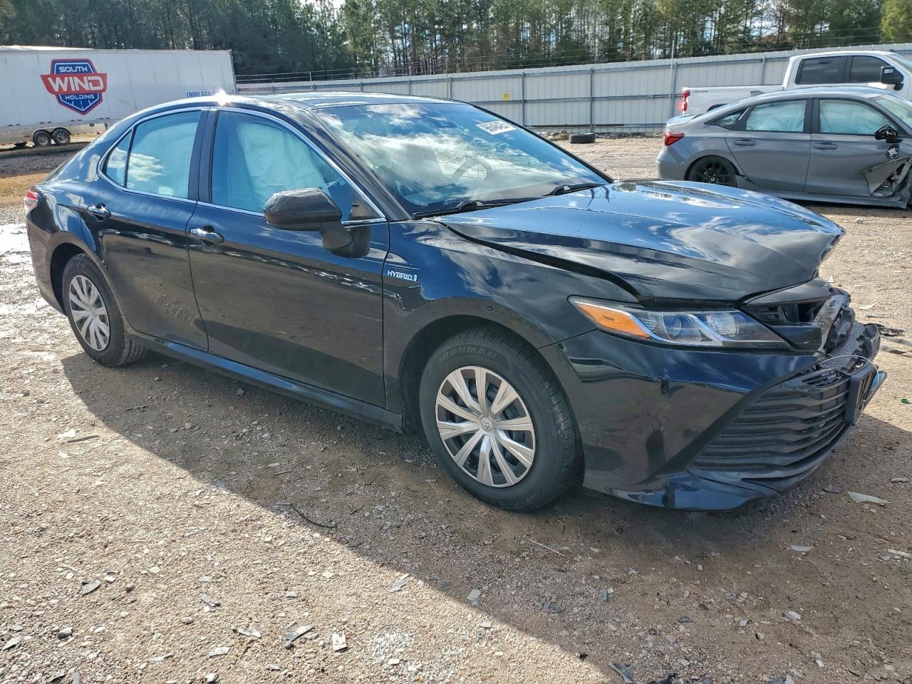 2020 TOYOTA CAMRY LE photo 4