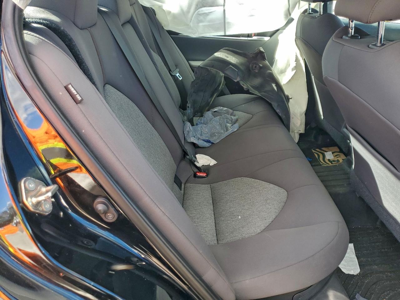2020 TOYOTA CAMRY LE photo 10