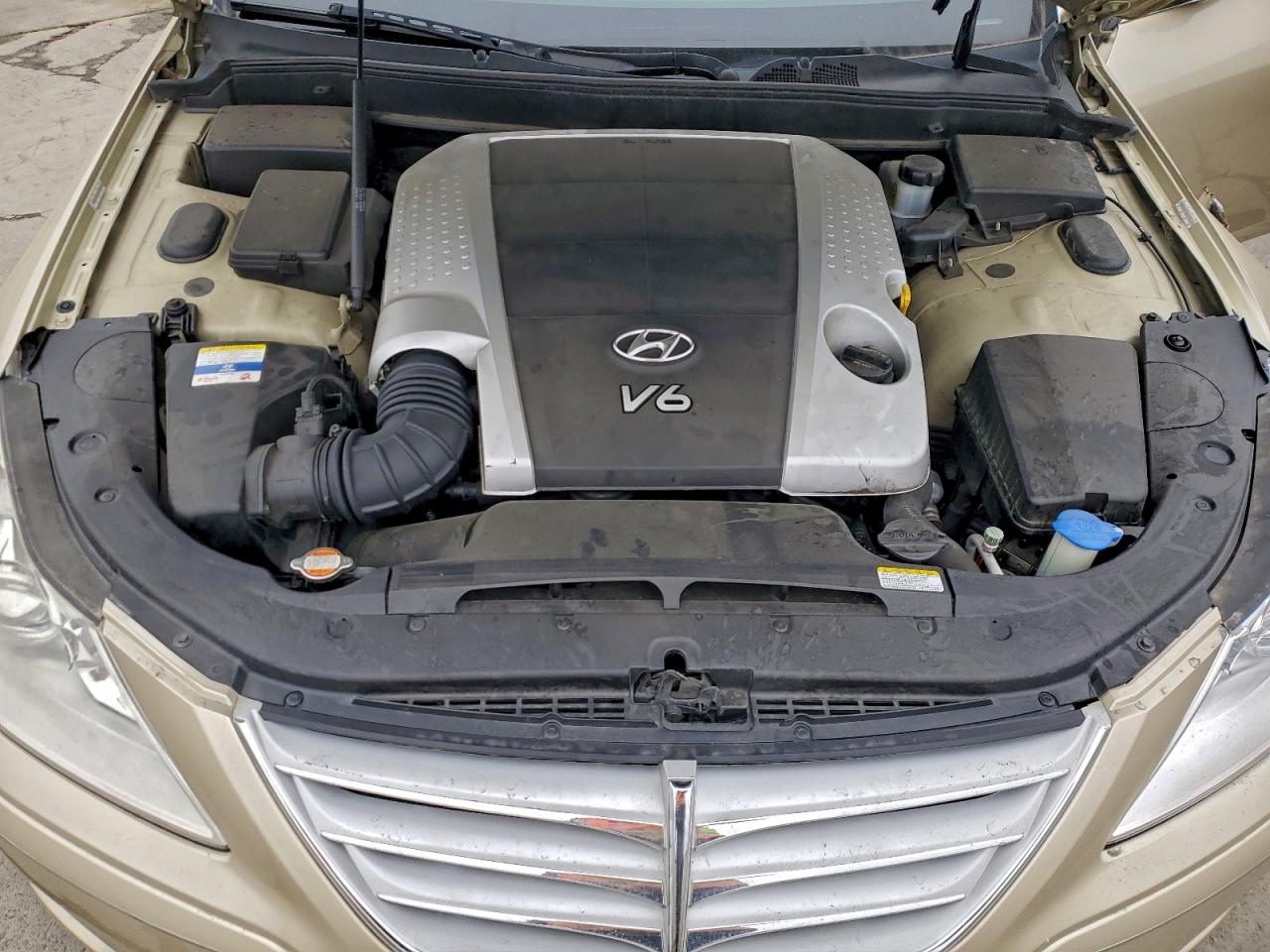 2011 HYUNDAI GENESIS 3.8L photo 11