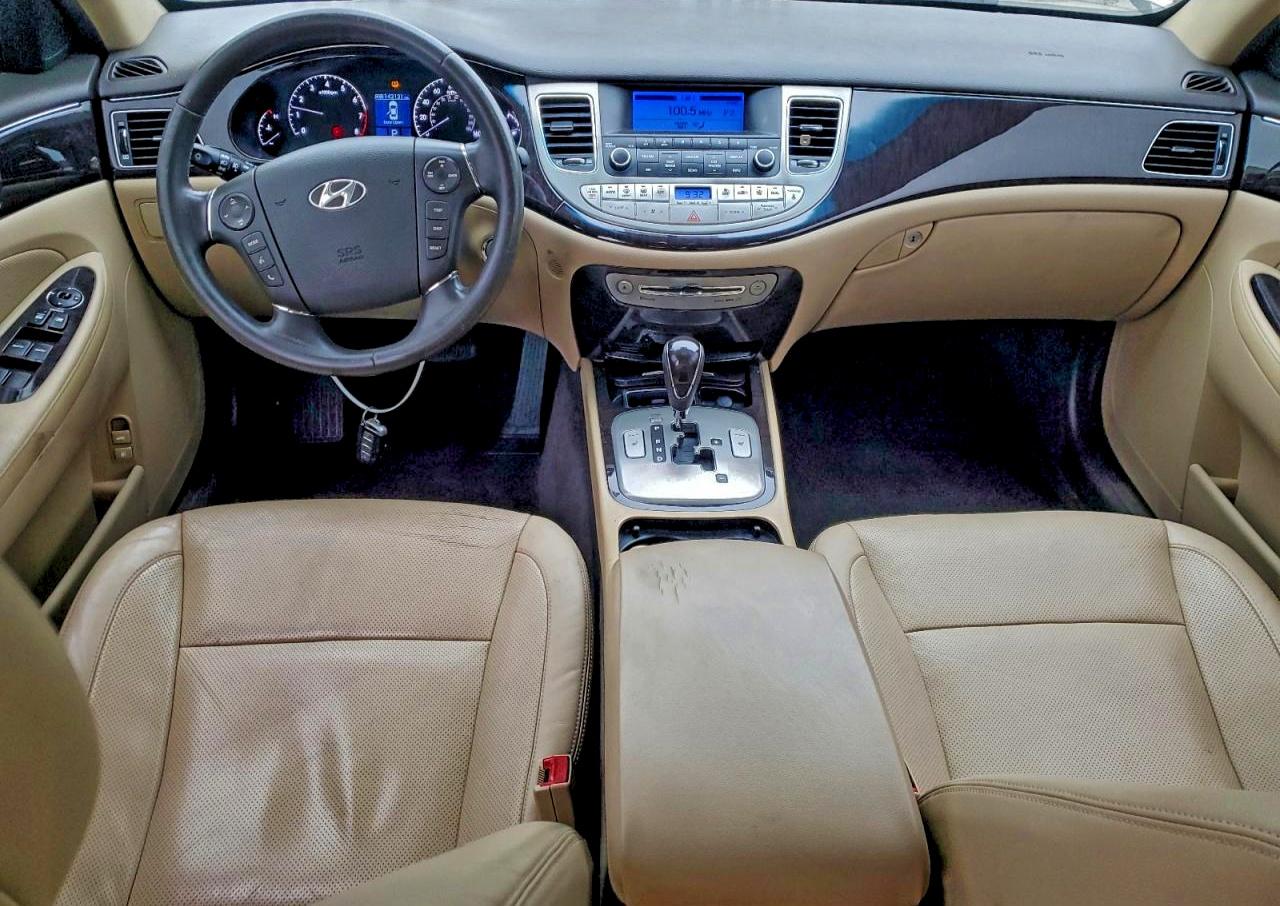2011 HYUNDAI GENESIS 3.8L photo 8