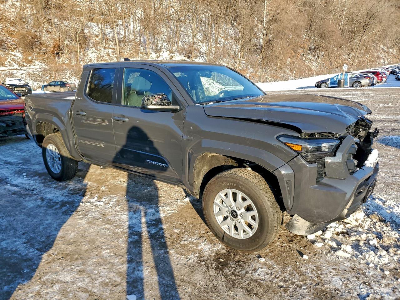 2025 TOYOTA TACOMA DOUBLE CAB photo 4