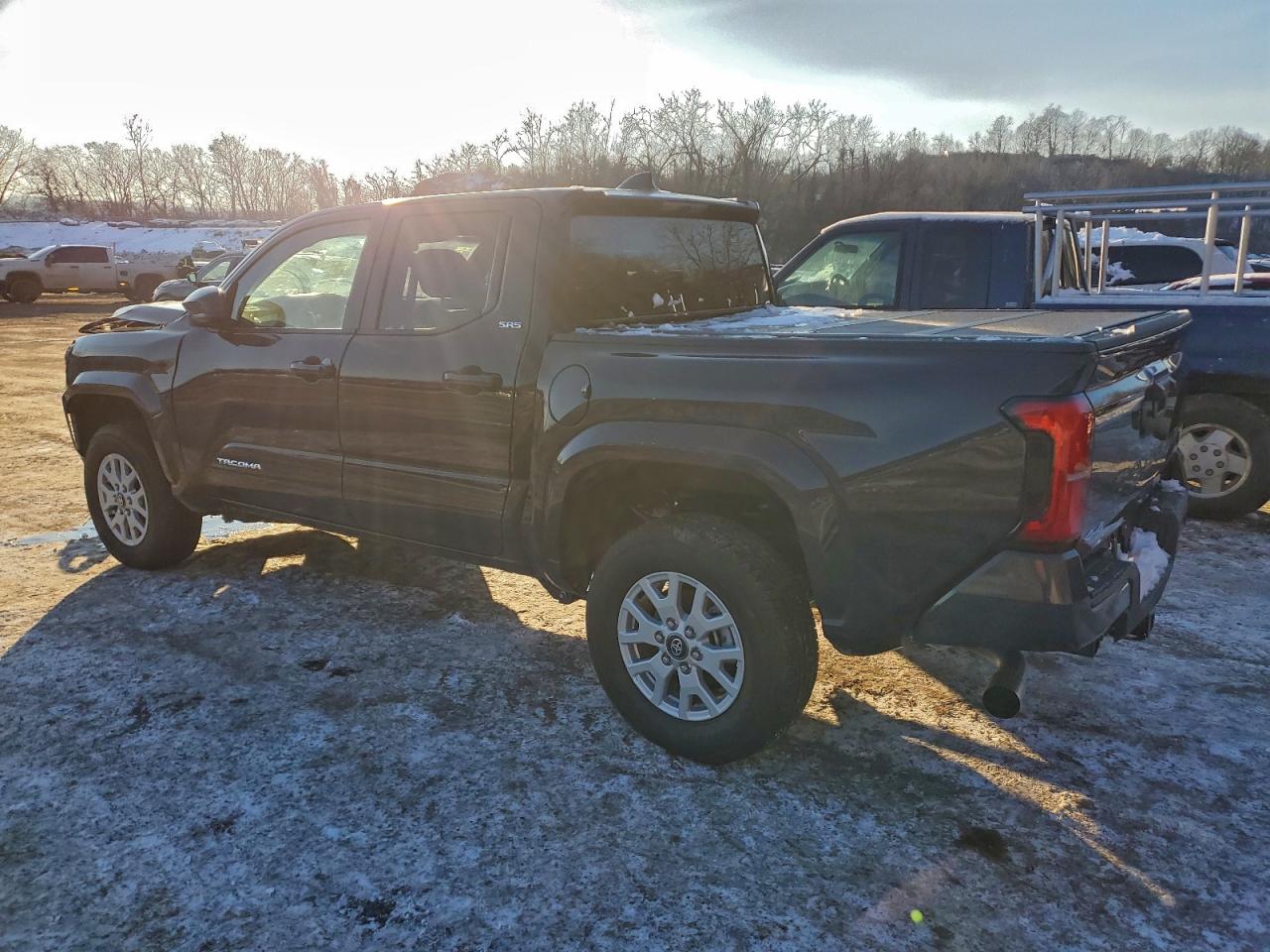 2025 TOYOTA TACOMA DOUBLE CAB photo 2
