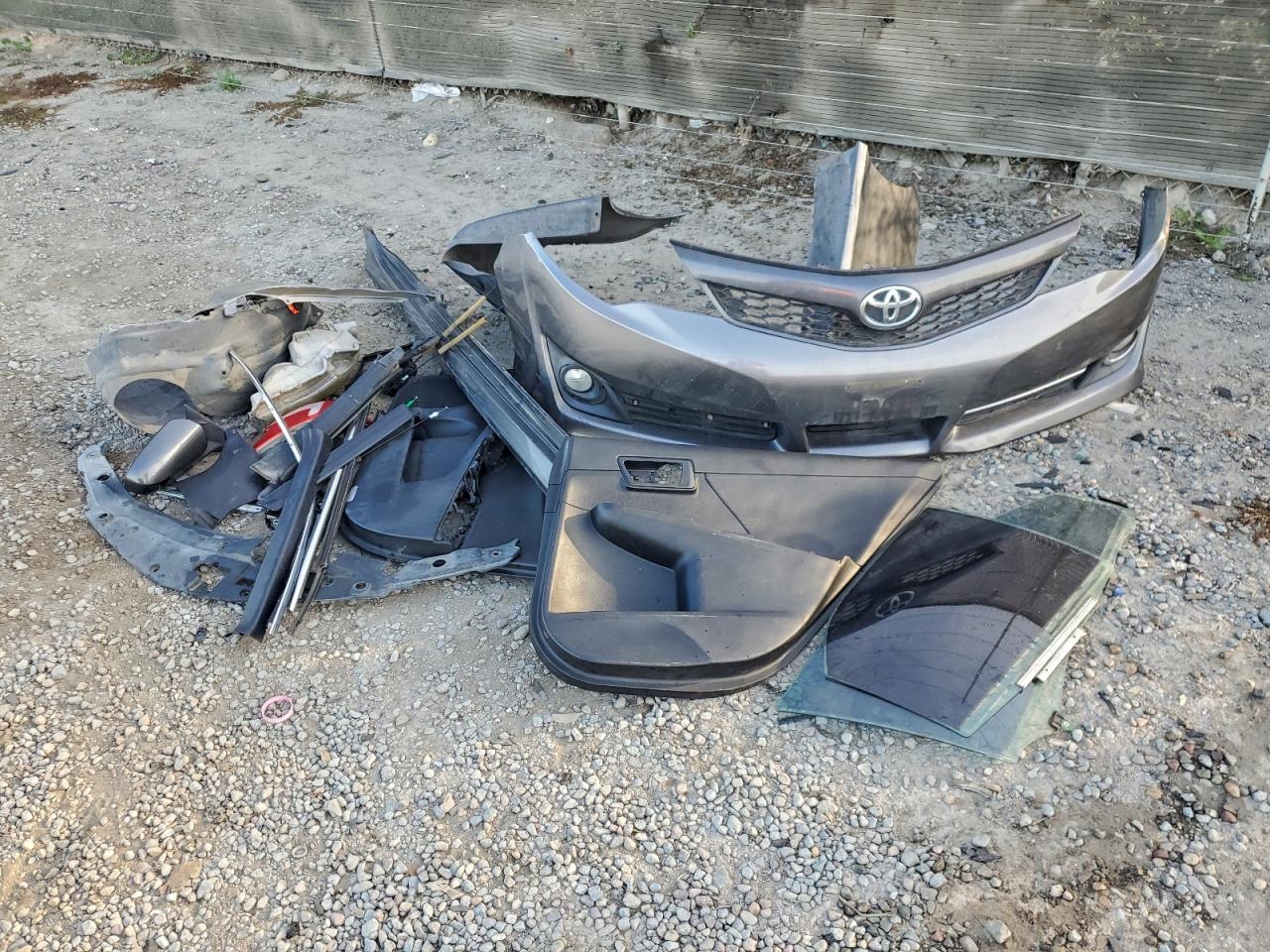 2012 TOYOTA CAMRY BASE photo 12