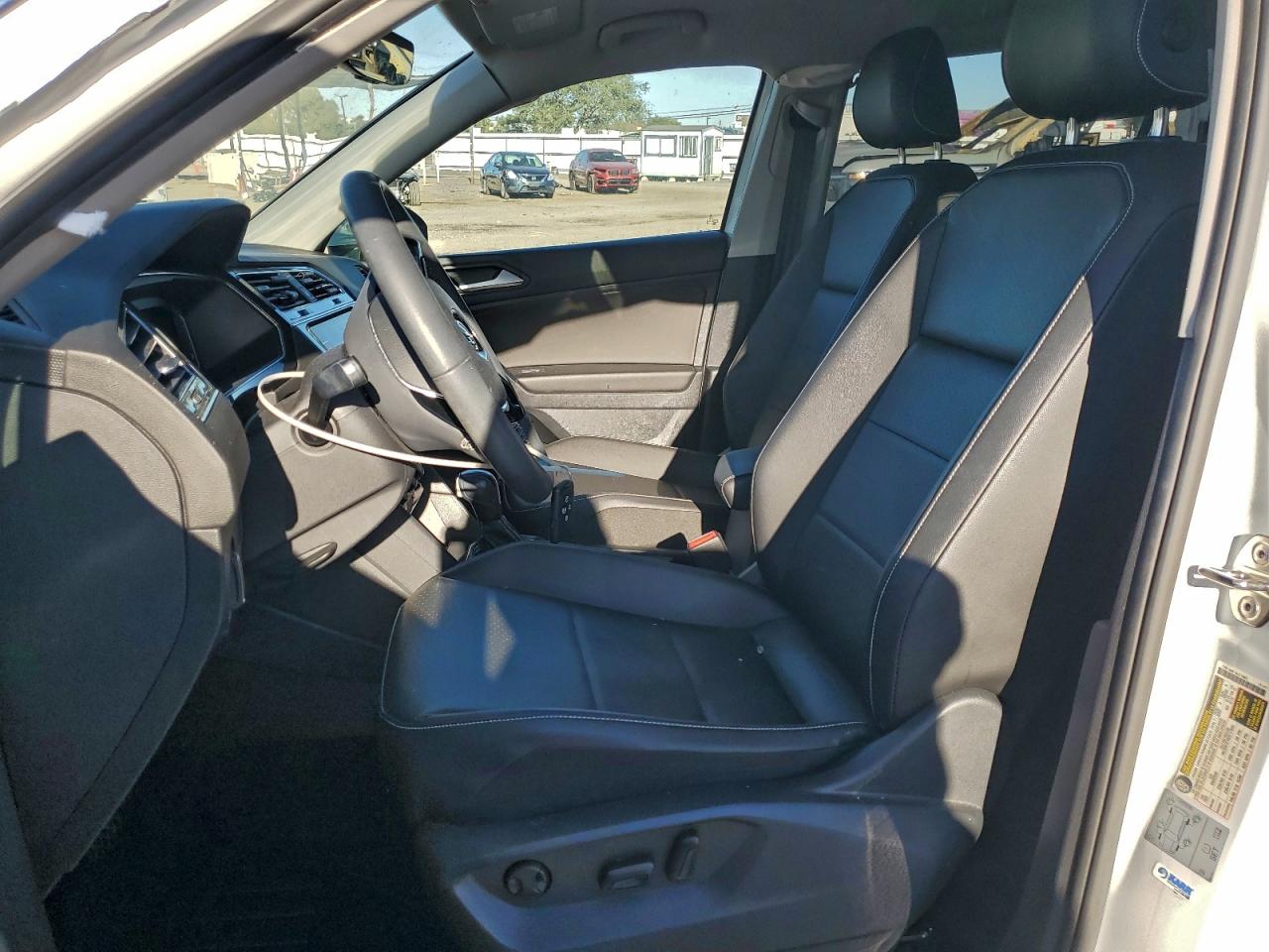 2021 VOLKSWAGEN TIGUAN SE photo 7