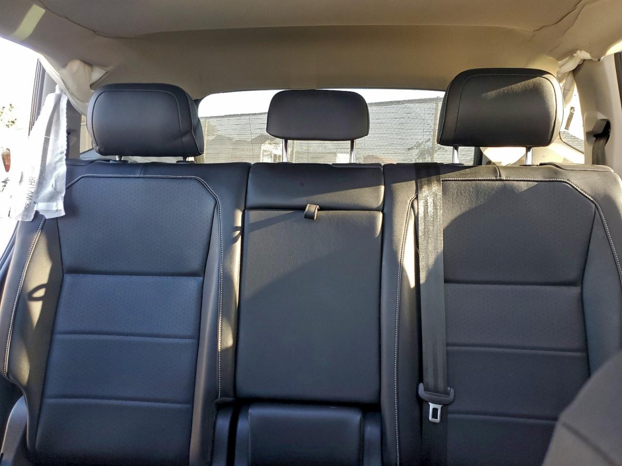 2021 VOLKSWAGEN TIGUAN SE photo 10
