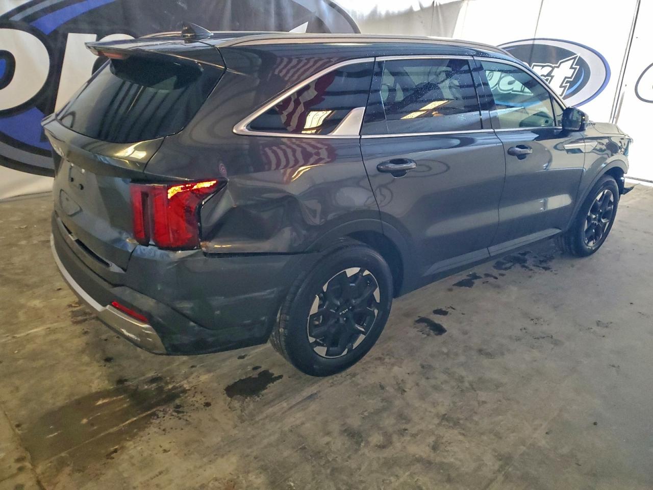 2024 KIA SORENTO S photo 3