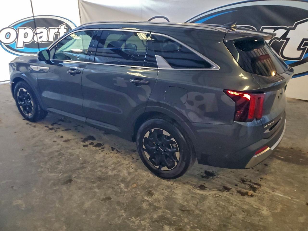 2024 KIA SORENTO S photo 2