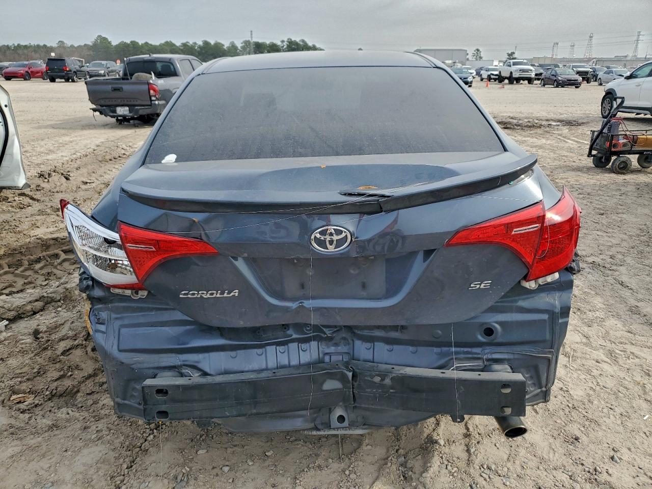2018 TOYOTA COROLLA L photo 6