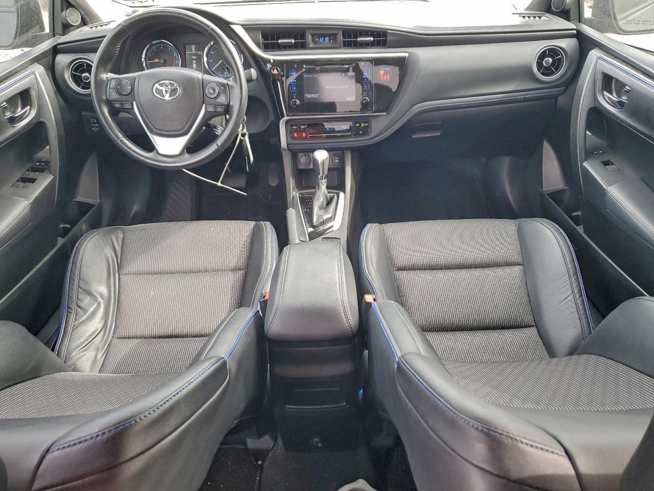2018 TOYOTA COROLLA L photo 8
