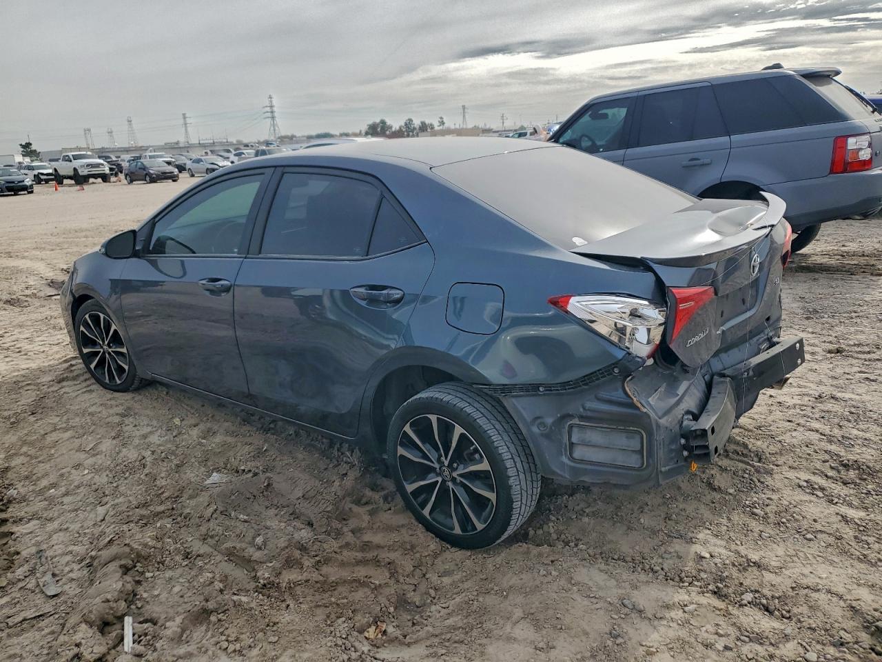 2018 TOYOTA COROLLA L photo 2