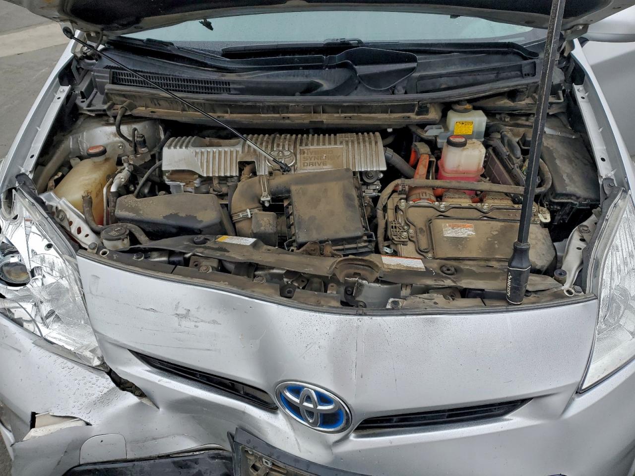 2015 TOYOTA PRIUS photo 11