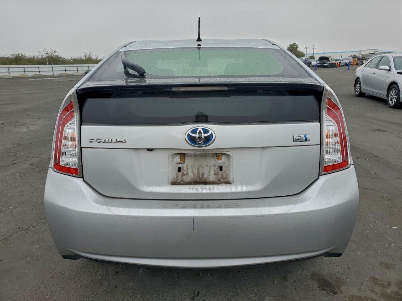 2015 TOYOTA PRIUS photo 6