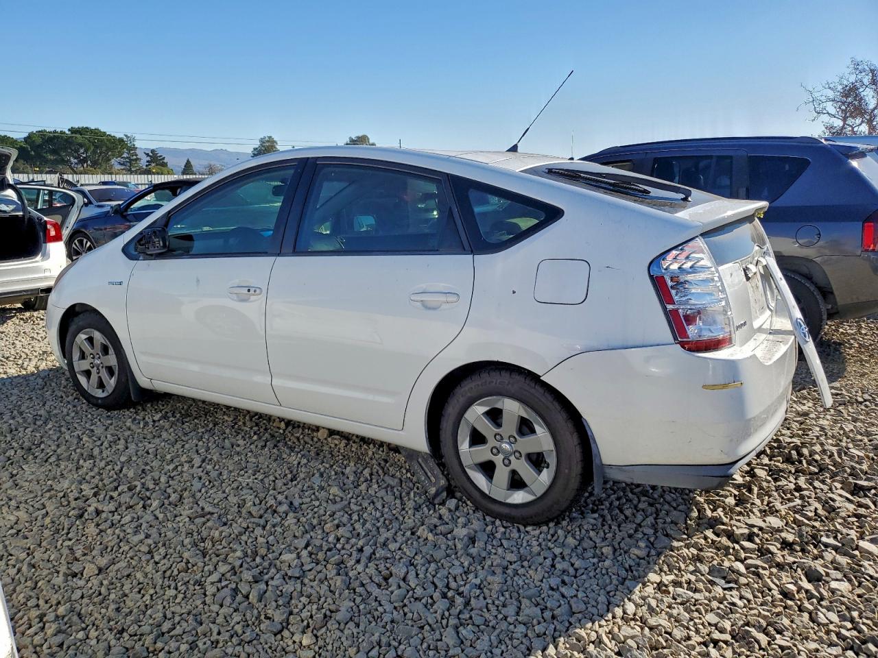 2007 TOYOTA PRIUS BASE photo 2