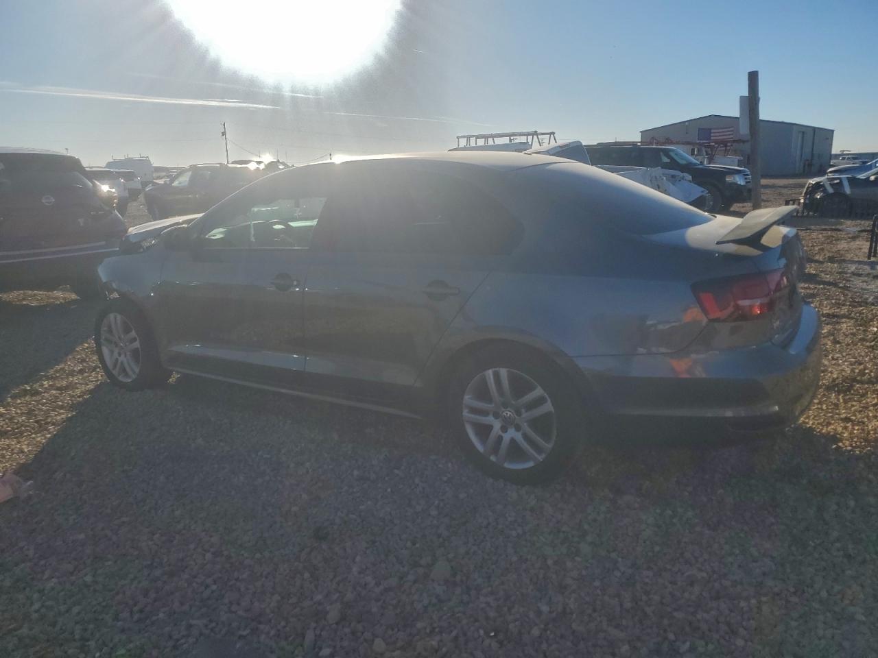 2018 VOLKSWAGEN JETTA S photo 2