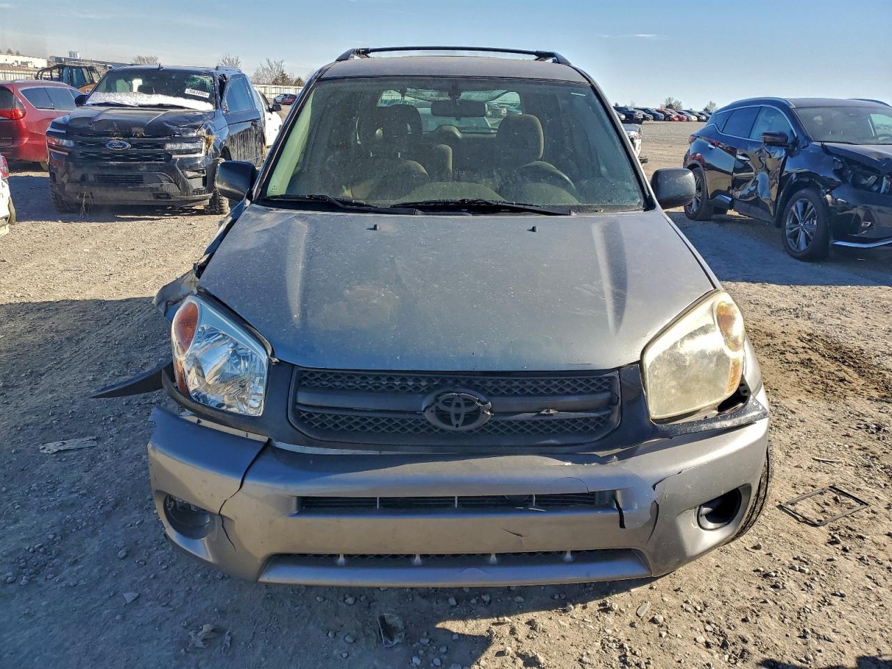 2004 TOYOTA RAV4 photo 5