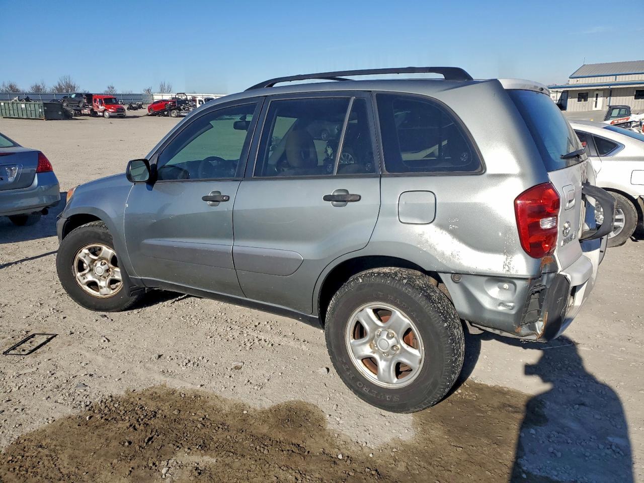 2004 TOYOTA RAV4 photo 2