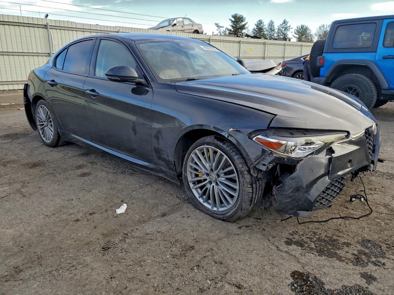 2017 ALFA ROMEO GIULIA Q4 photo 4