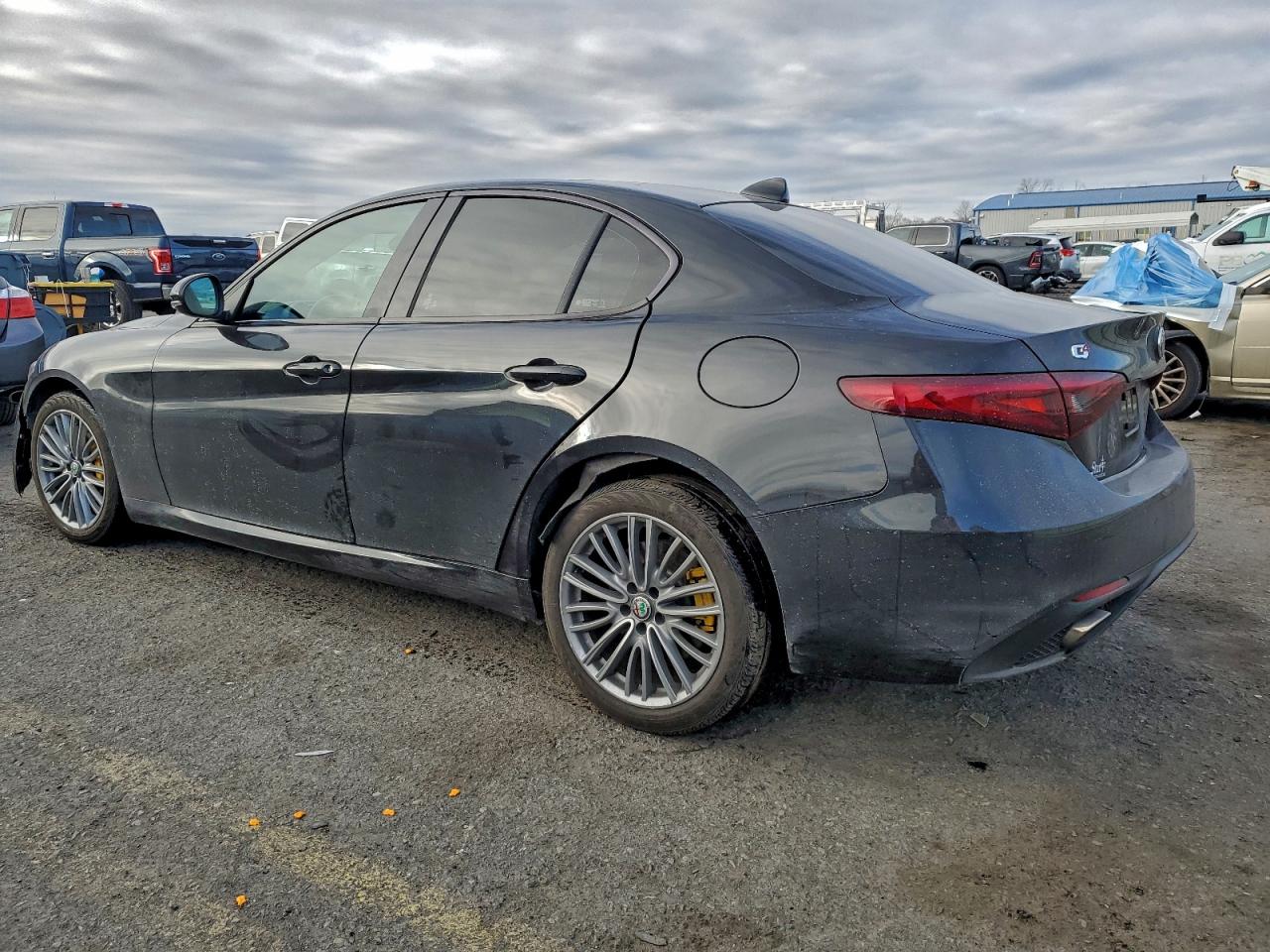 2017 ALFA ROMEO GIULIA Q4 photo 2