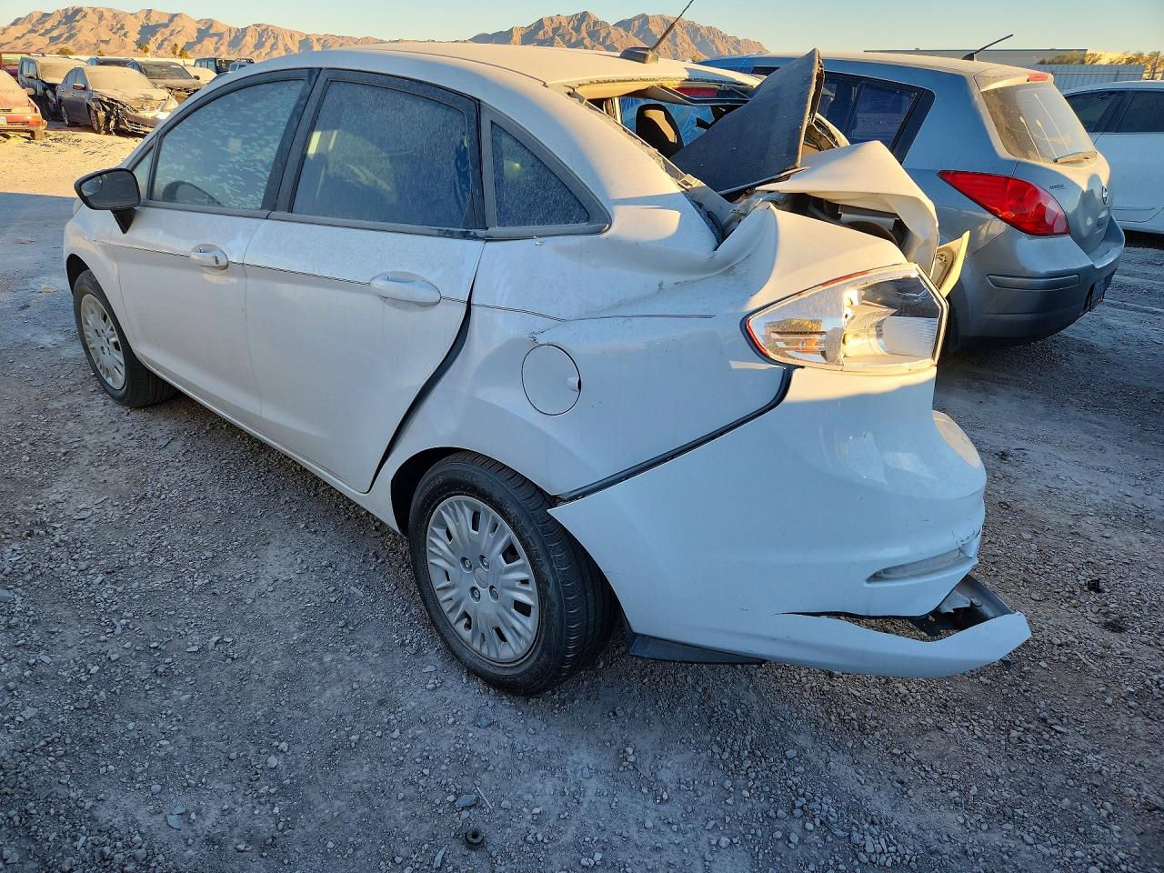 2015 FORD FIESTA S photo 2