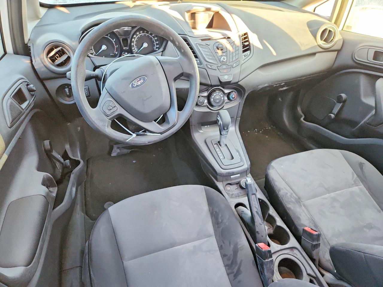 2015 FORD FIESTA S photo 8