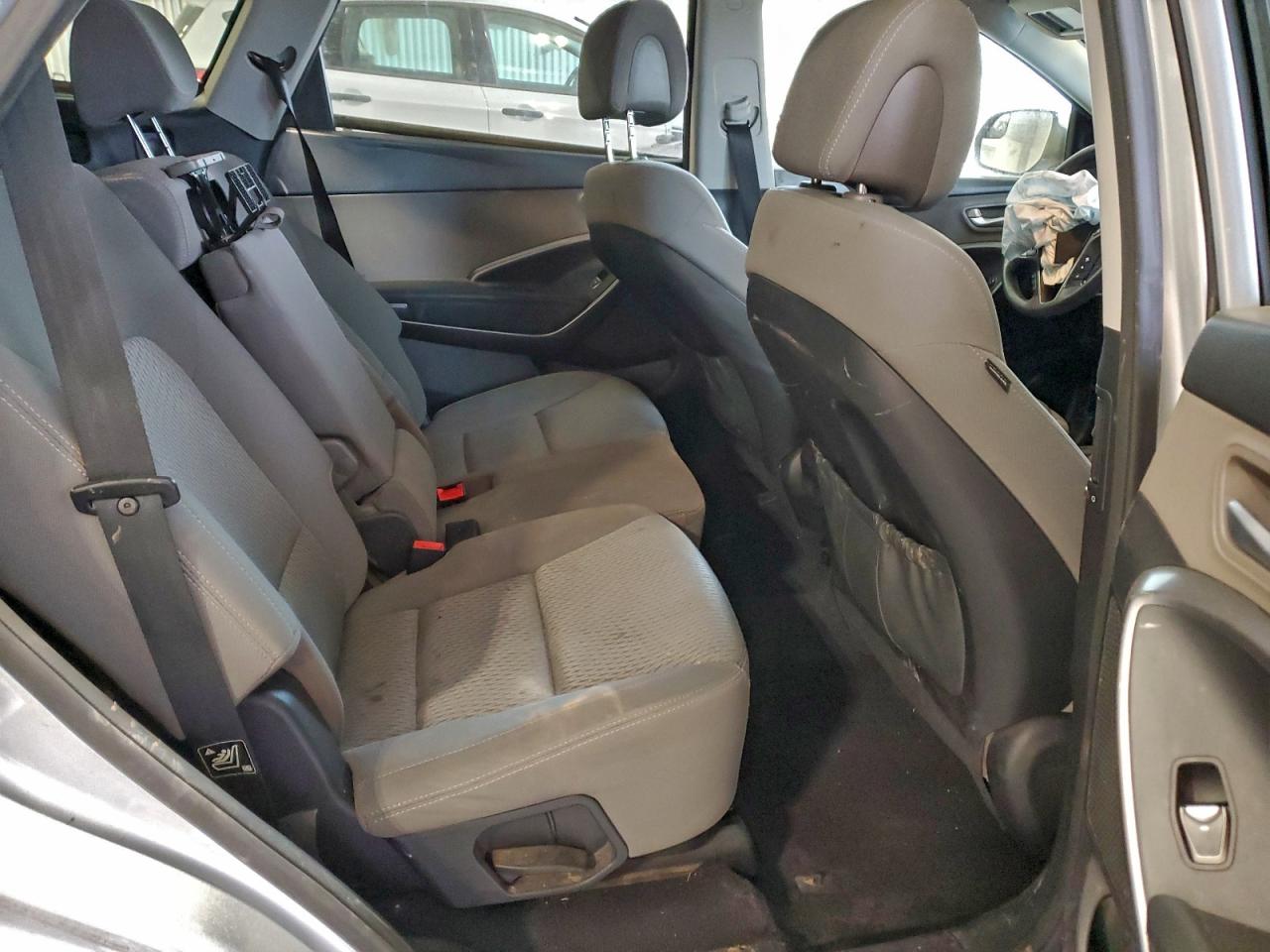 2016 HYUNDAI SANTA FE SE photo 11