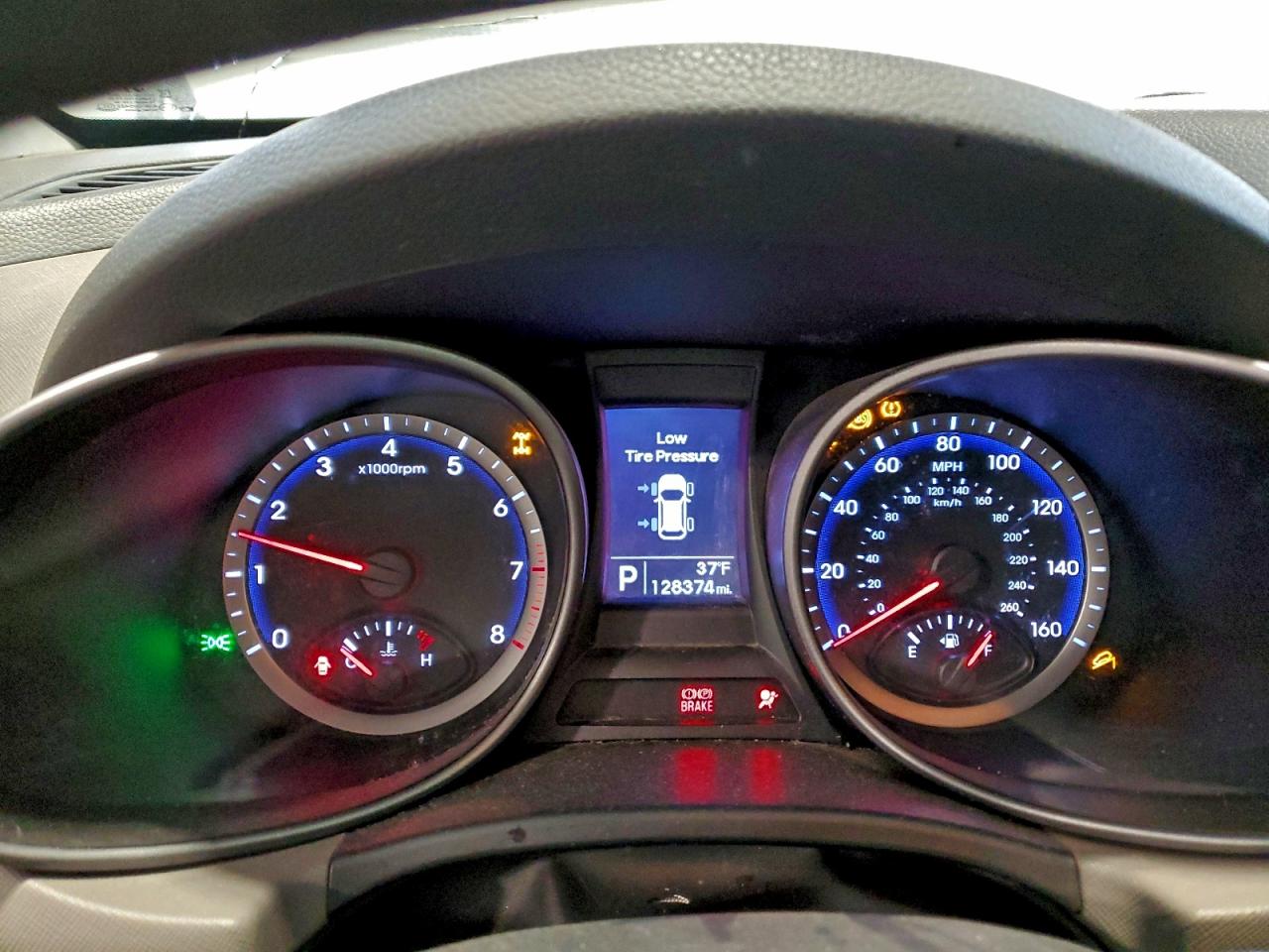 2016 HYUNDAI SANTA FE SE photo 9