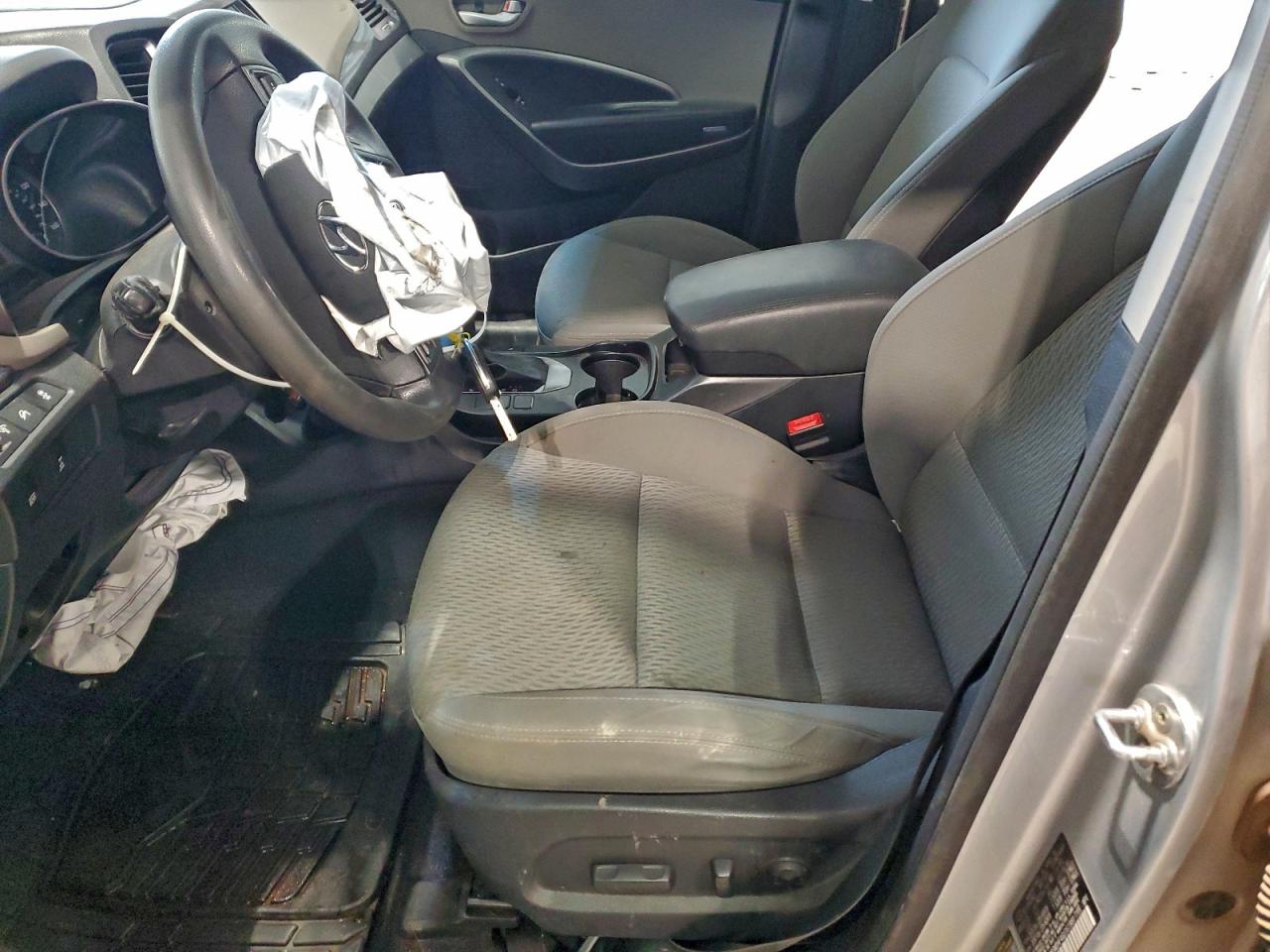 2016 HYUNDAI SANTA FE SE photo 7