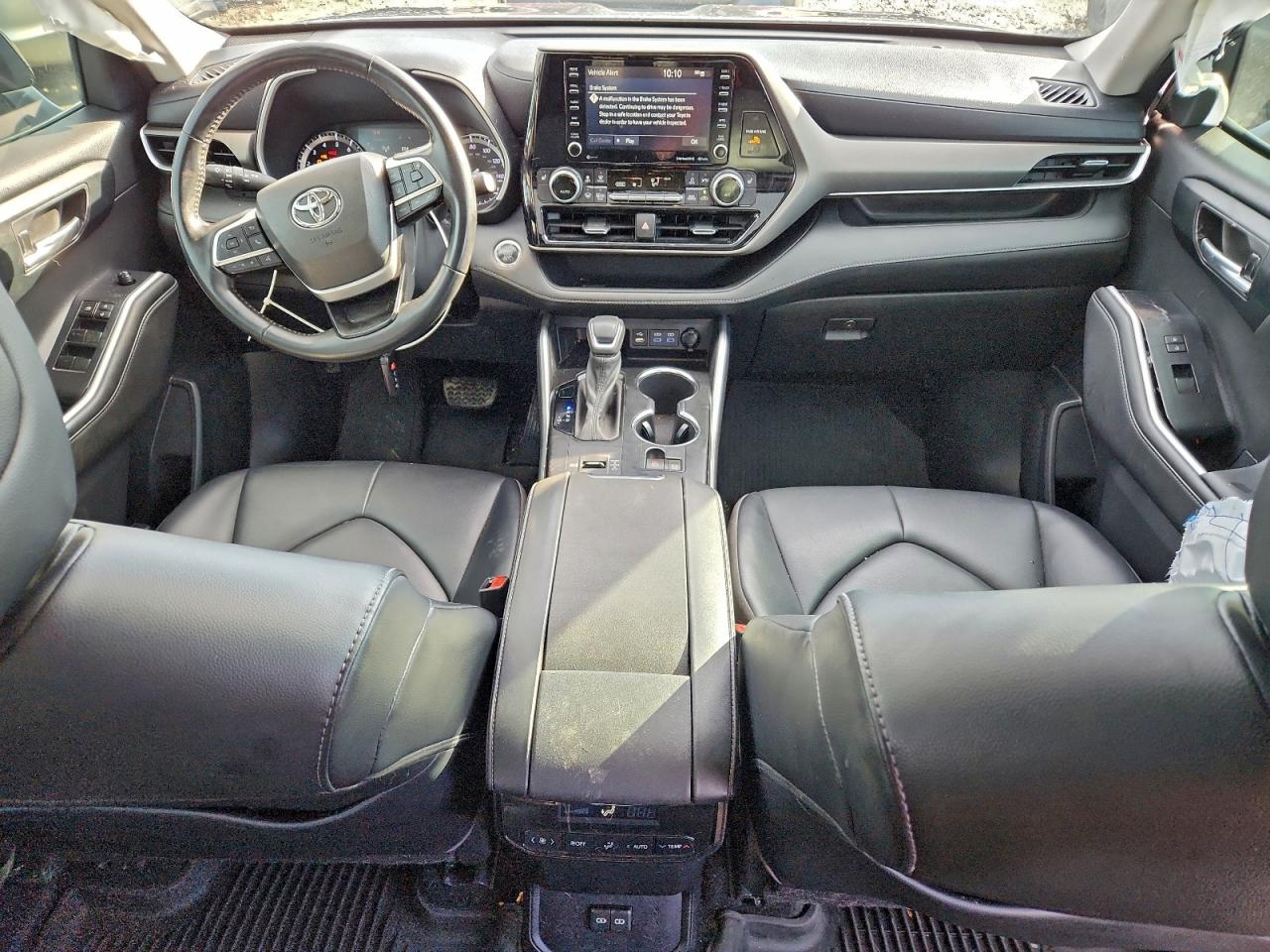 2022 TOYOTA HIGHLANDER XLE photo 8
