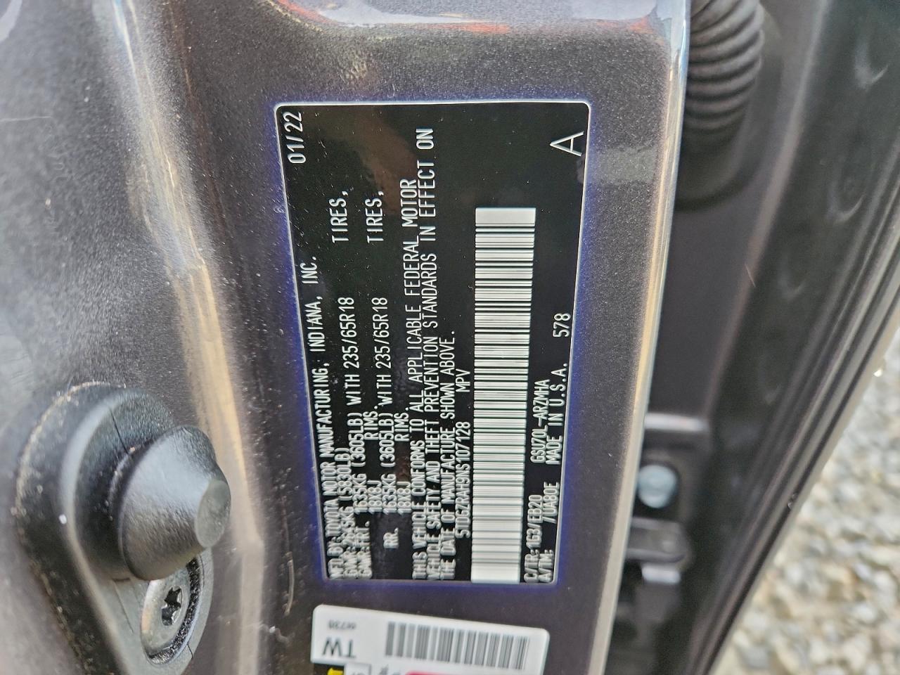2022 TOYOTA HIGHLANDER XLE photo 13