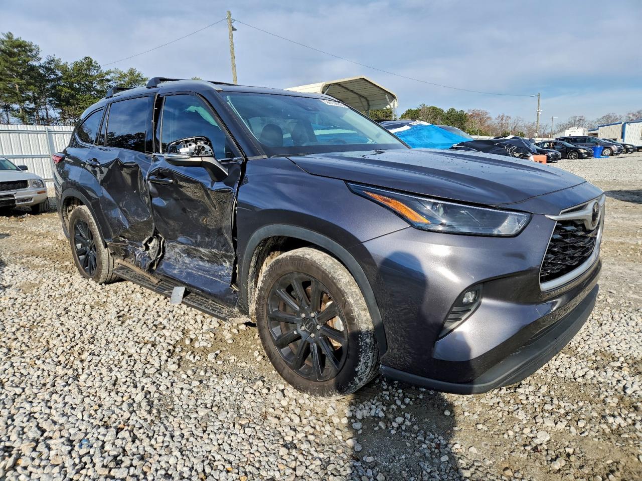 2022 TOYOTA HIGHLANDER XLE photo 4