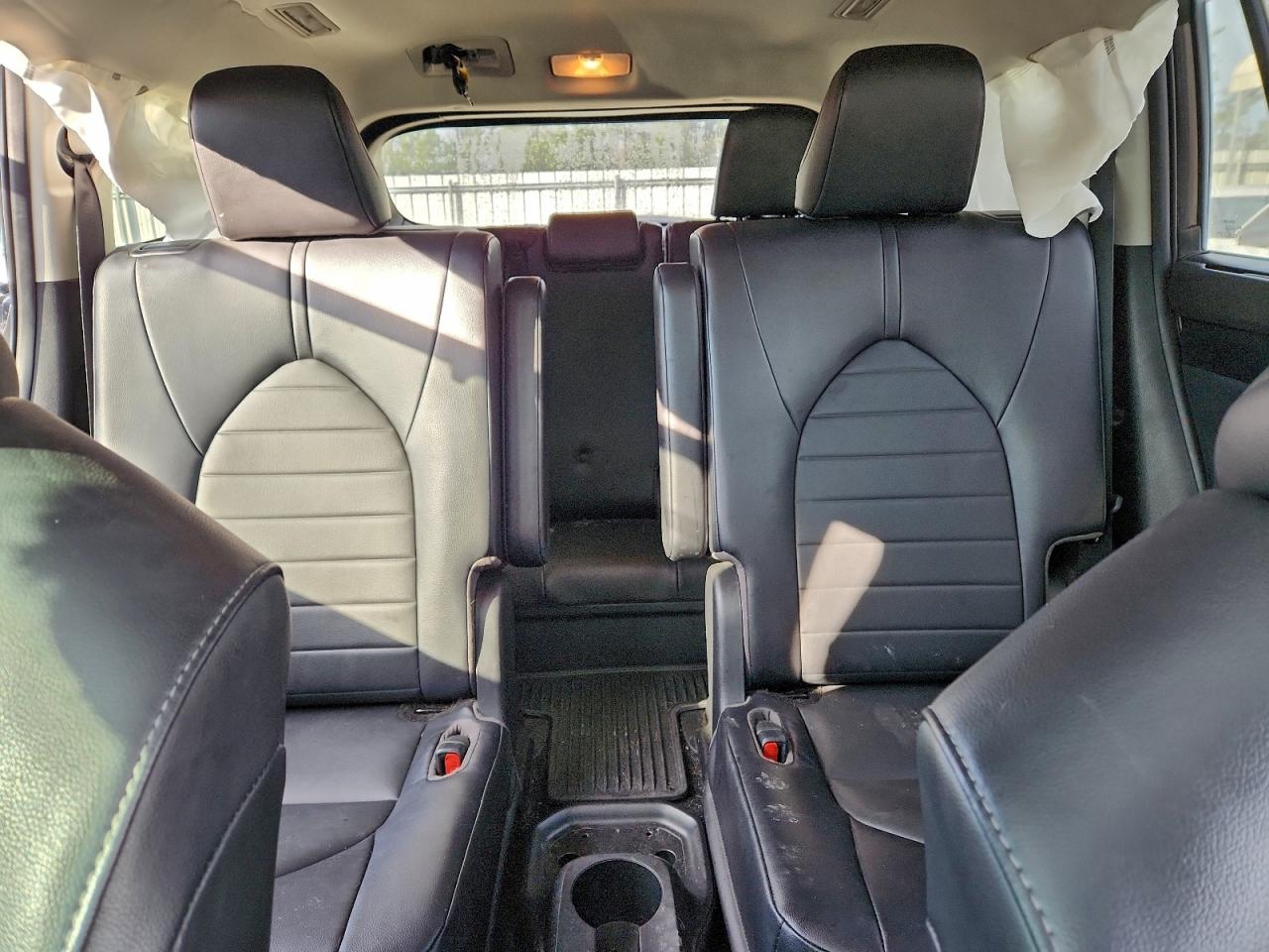 2022 TOYOTA HIGHLANDER XLE photo 10