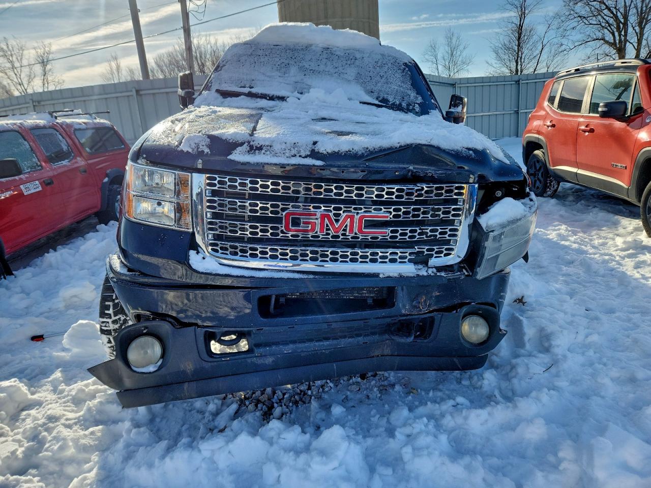 2012 GMC SIERRA K2500 DENALI photo 5