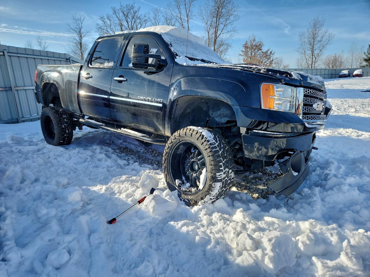 2012 GMC SIERRA K2500 DENALI photo 4