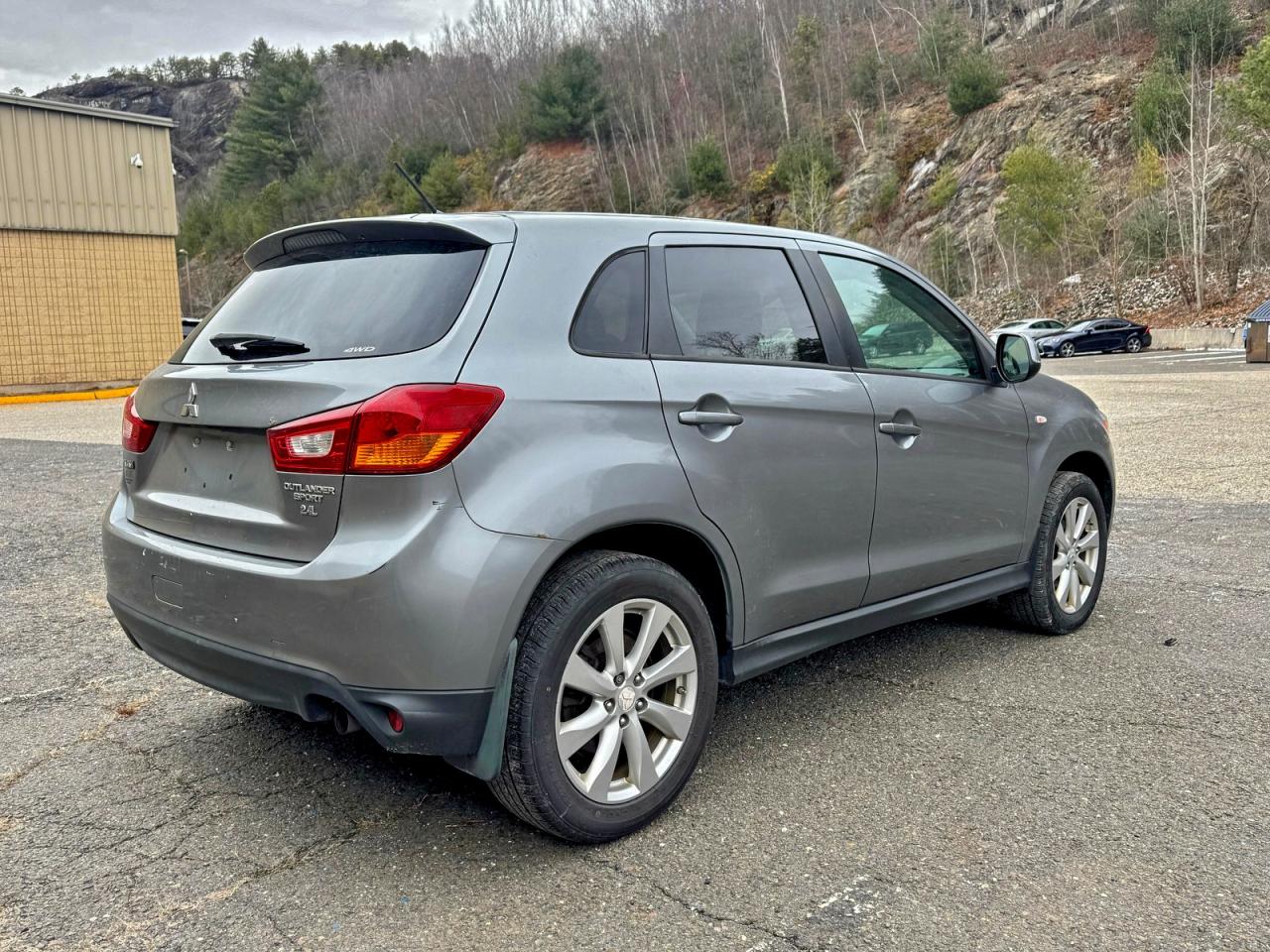 2015 MITSUBISHI OUTLANDER SPORT ES photo 4