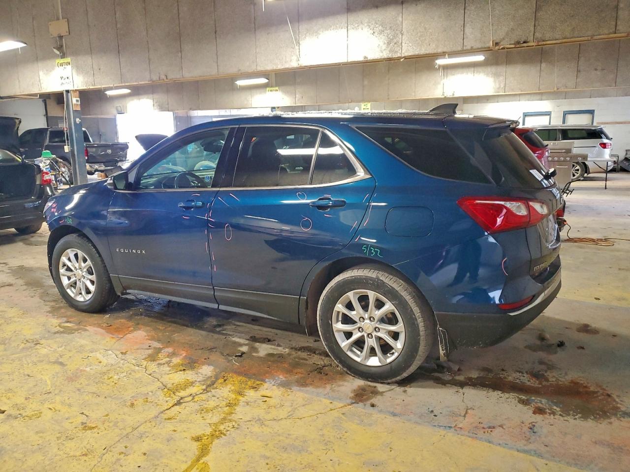 2019 CHEVROLET EQUINOX LT photo 2